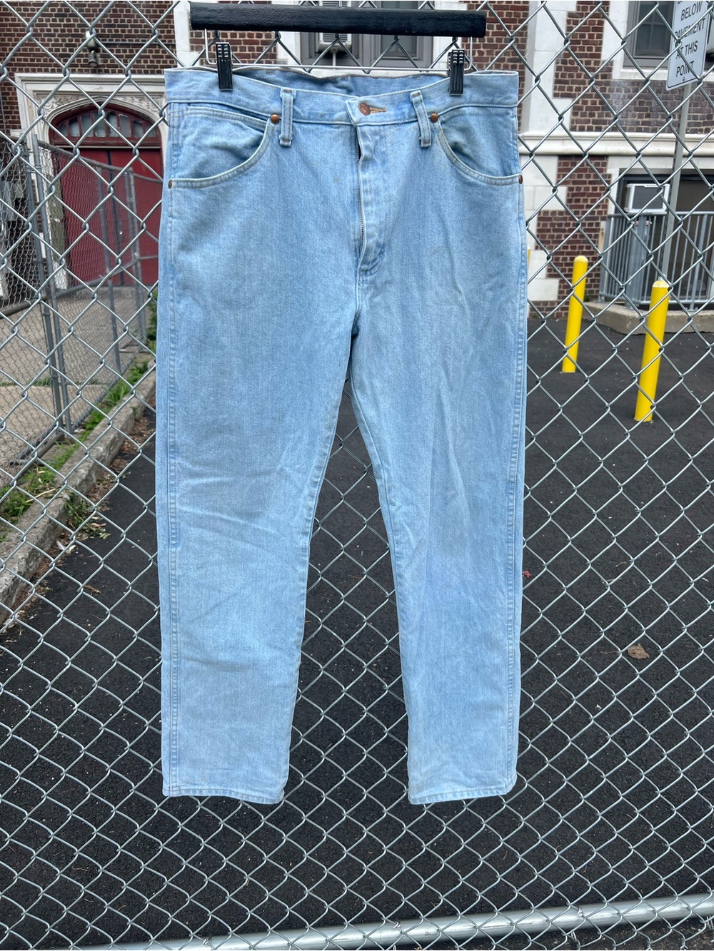 Men's Wrangler 13MWZ Cowboy Cut
Jeans - Blue Size 33x32
